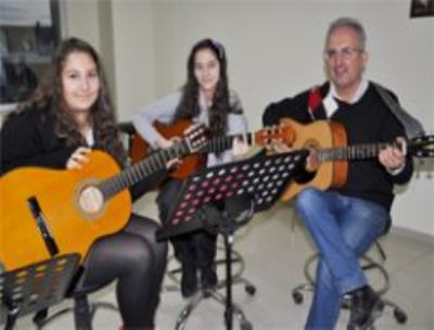 Sanat Ve Diyalog Evinin Gitaristleri Tam Not Aldı