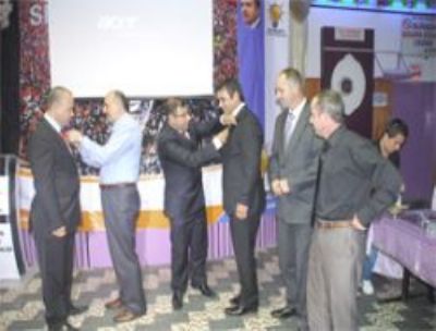 Ak Partiye Taze Kan