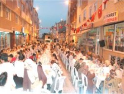 Alibeyde Ak Parti  İftarına Yoğun İlgi