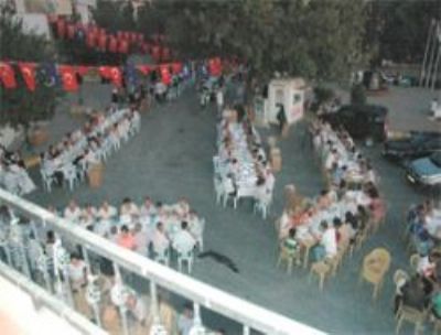 Ortaköy Atatürk Meydanında Ak Parti Coşkusu Ortaköy Atatürk Meydanında Ak Parti Coşkusu