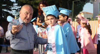 Balkan Miniklerinden Renkli Yılsonu Gösterisi