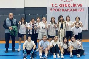 Silivri Yusuf Sarıbekir MTAL Kız Futsal Takımı İlçe İkincisi oldu