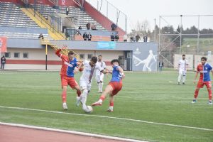 İsmail Düzgün takımı da hocayı da kurtardı 1-1