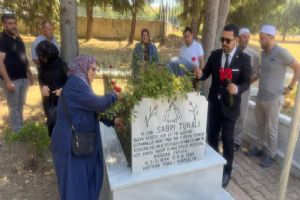 Silivrili Şehit Sabri Tunalı kabri başında dualarla anıldı