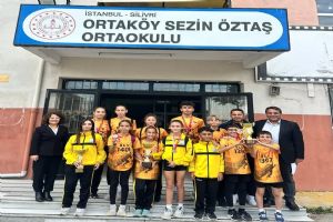 Silivri Ortaköy Sezin Öztaş Ortaokulu’ndan Cumhuriyet Koşusu’nda ilçe derecesi
