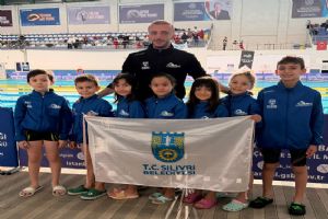 Silivri Belediyesi Yüzme Takımı gururlandırdı