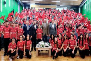 Silivri’de Öğrencilere “Spor Şehri İstanbul” Formaları dağıtıldı Silivri’de Öğrencilere “Spor Şehri İstanbul” Formaları dağıtıldı