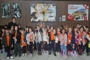 Silivri Mektebim Koleji’nde “Starry Night” Tiyatro gösterisine yoğun ilgi