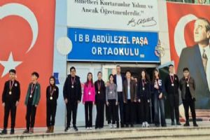 Silivri İBB Abdülezel Paşa Ortaokulu’nda başarılı öğrenciler ödüllendirildi