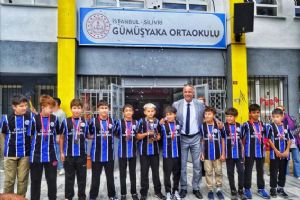 Silivri Gümüşyaka Ortaokulu'nda başarılı sporcular ödüllendirildi