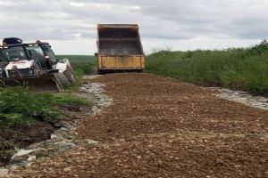 Silivri Akören’de tarla yolları bakıma alındı