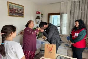 link Silivri Kızılay’dan Şehit Yavuz Altuntaş’ın annesine ziyaret
