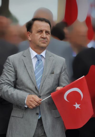 Işıklar şehitlere rahmet diledi Işıklar şehitlere rahmet diledi