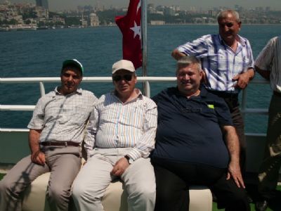 Muhtarların boğaz keyfi Muhtarların boğaz keyfi