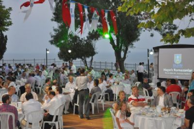 Işıklar, protokolü iftarda buluşturdu