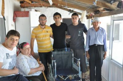 Chp’li Gençlerden örnek davranış Chp’li Gençlerden örnek davranış