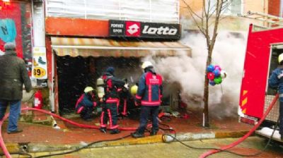 Spor mağazası kül oldu