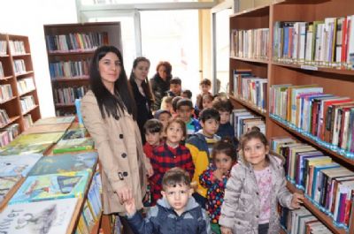 Arya öğrencileri kitaplarla buluştu