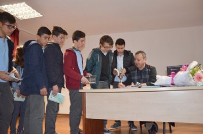 Endüstri Meslek’te şiir ve mübadele ele alındı