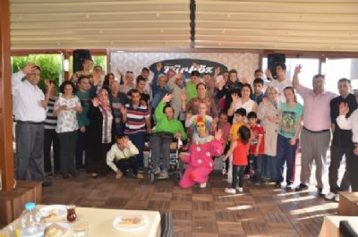 Türköz’den anlamlı evsahipliği