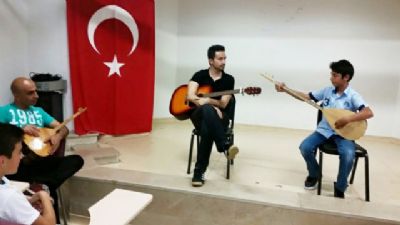 Kurslara sazlı sözlü kapanış