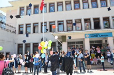 Turgut Reis mezunları uğurlandı