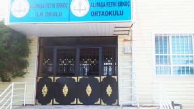 Fethi Erkoç okulunun kapıları yenilendi