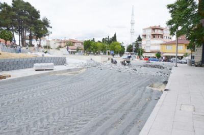 Selimpaşa meydanında çalışmalar sürüyor