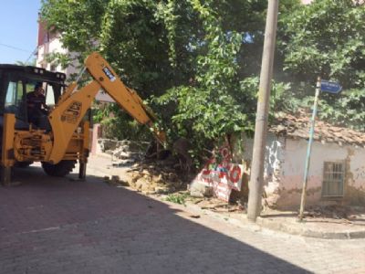 Metruk binanın yıkımı gerçekleşti - 24 Temmuz 2015