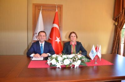 Başkan Işıklar, Bezmialem’le  işbirliği protokolü imzaladı