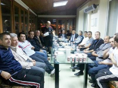 Müdürler voleybol maçında buluştu