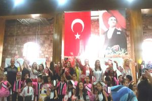 AKD Kids’de coşku dolu bir 23 Nisan