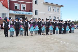 75. Yıl Cumhuriyet’te 23 Nisan şenliği