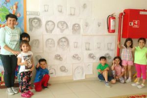 Yıldız öğrencilerinin resimleri sergilendi