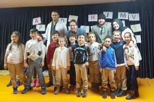 Çizgi Koleji’nde İbiş ile Efendi oyunu sahnelendi