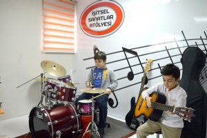Müzik bu atölyede hayat buluyor