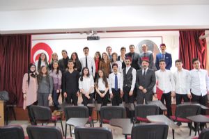 Sarıbekir öğrencileri milli şairimizi andı