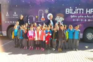 Selimpaşa öğrencileri Bilim Otobüsü’nde