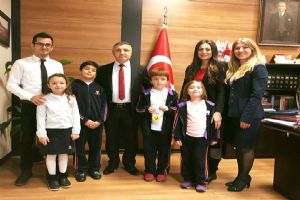Mutluluk Kurabiyelerini, yetkililere ikram ettiler