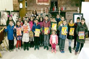Gazi İlkokulu 3/B sınıfı Atatürk sergisini gezdi