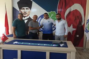 Golcü oyuncu Velimeşe ile anlaştı