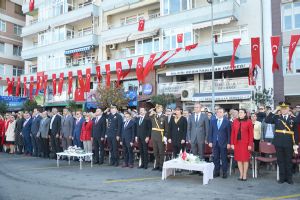 “Cumhuriyet, bugün sahip olduğumuz tüm zenginliklerin adıdır”