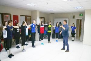 Ahenk dansçılarına iyi çalışmalar