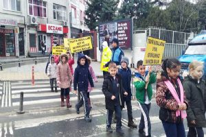 Trafik üstünlüğü yayalarda!