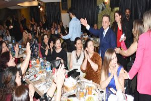 Kadınlardan Işıklar’a sevgi seli