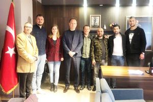 Göçmenlerden, Emniyet’e kutlama ziyareti