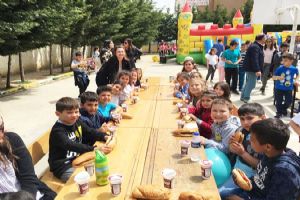 23 Nisan bayram şenliğinde doyasıya eğlendiler