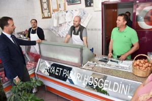 Sokağın nabzını tutmayı ihmal etmiyor