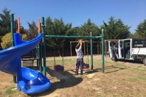 Park ve bahçelere bakım ile onarım