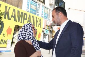 Pazar mesaisinde vatandaş ve esnafa selam